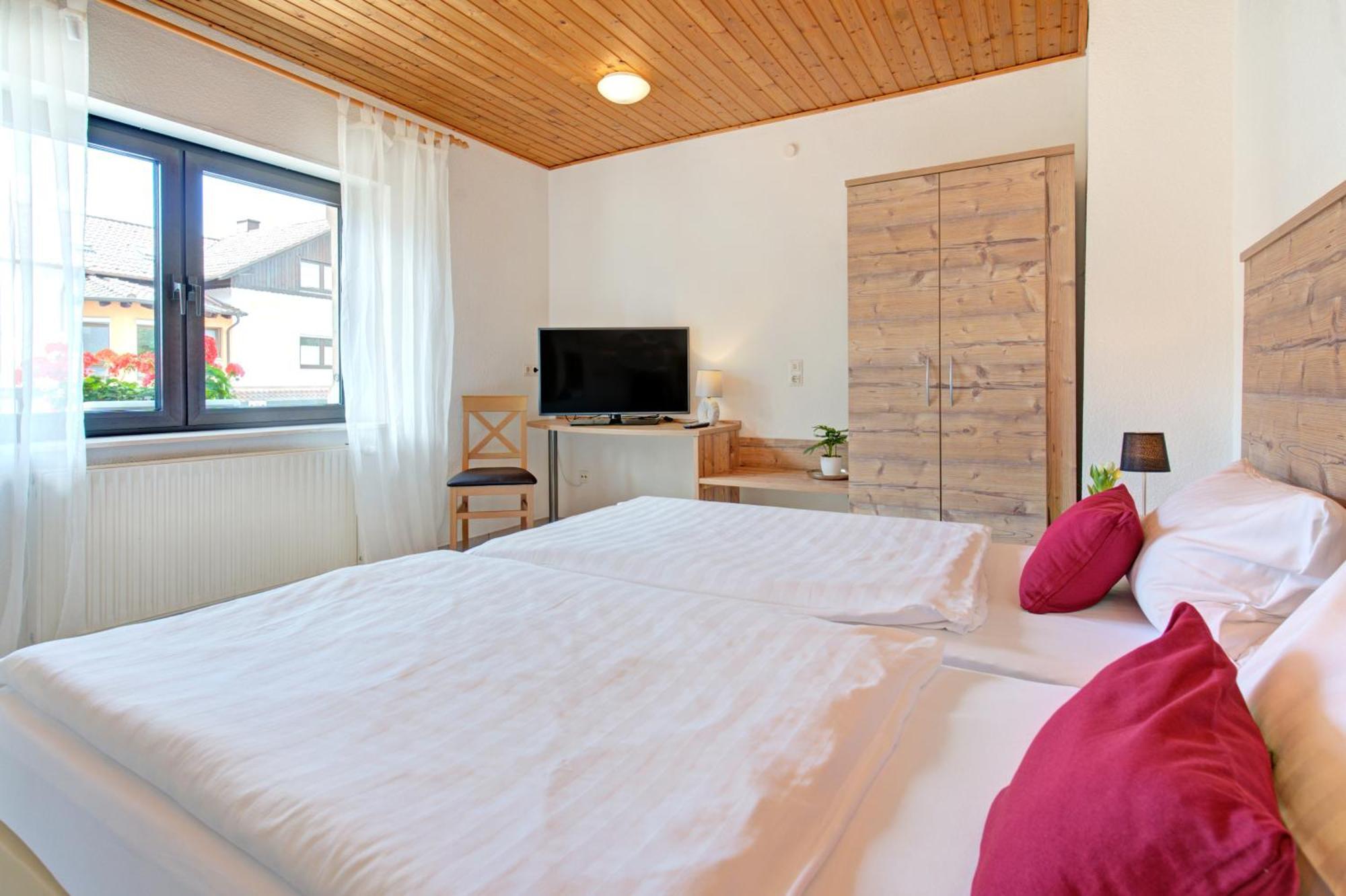 Apartment Landhotel Zum Storchennest Bann Exteriör bild